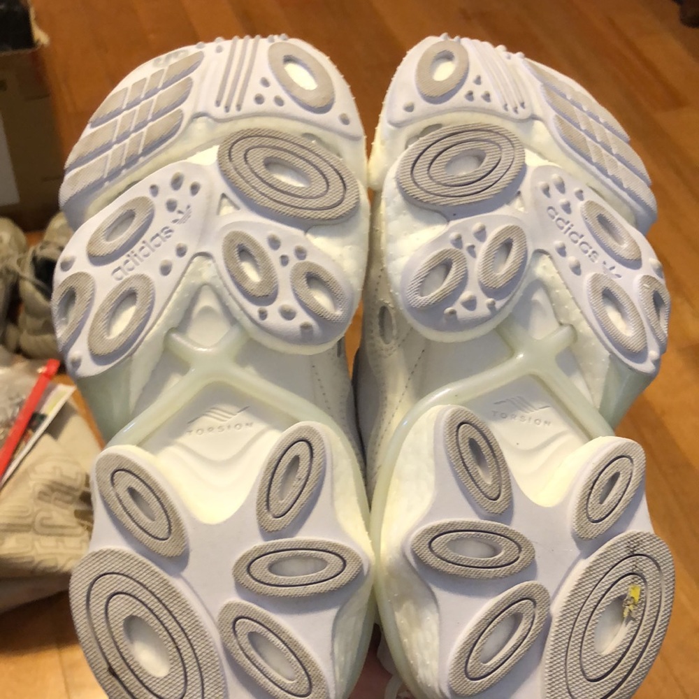 white Adidas Torsion🤍 - Picture 6 of 9